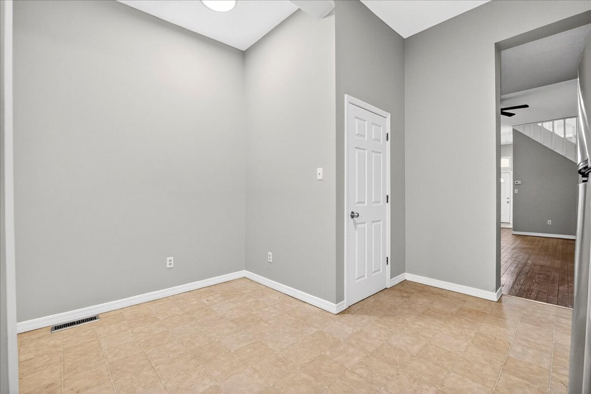 Breakfast Area - 2350 S 10th St