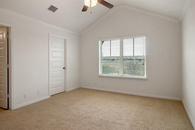 Building Photo - 1620 Bryant Dr