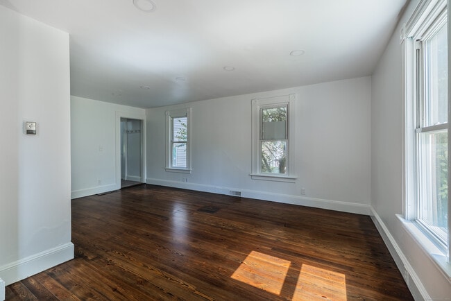 Building Photo - 106 Wooster St