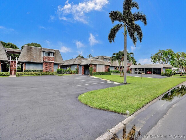 Building Photo - 340 Orange Tree Dr