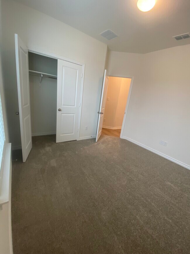 Building Photo - 440 Horizon Pointe