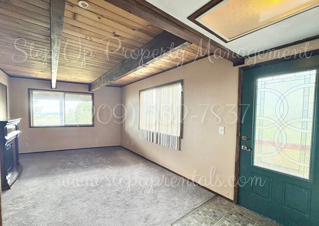 Building Photo - Delightful 3 Bed 2 Bath Home With Epic Mou...