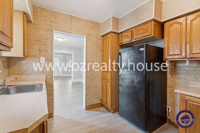 Building Photo - 1214 Slater St