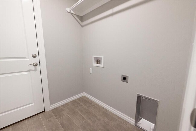 Building Photo - 1013 SE 30th St