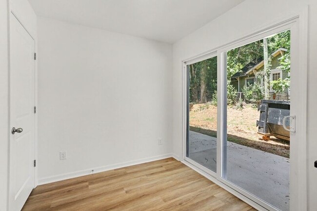 Building Photo - 518 W Rankin Ave