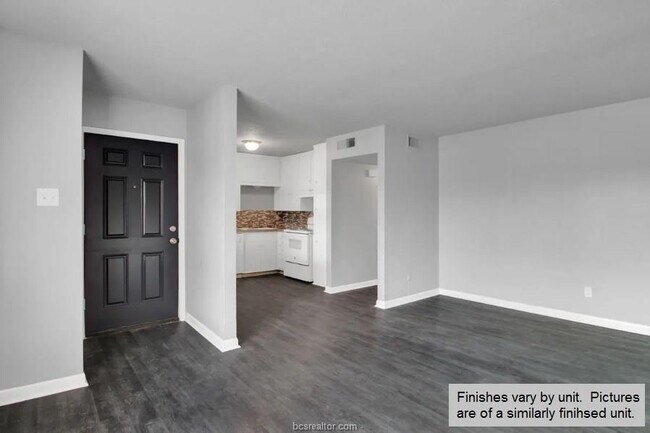 Building Photo - 3800 E 29th St