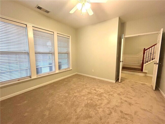 Building Photo - 4692 Wehunt Commons Dr