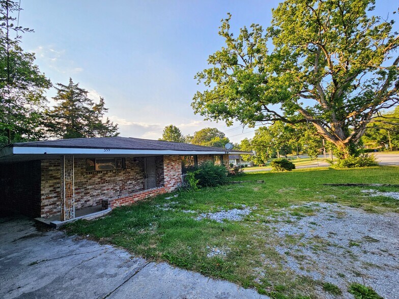 Building Photo - 359 Glenwood Dr