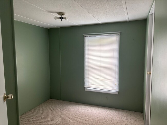 Building Photo - 103 Forest Line Dr