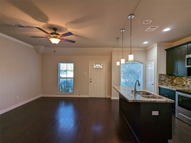 Building Photo - 4204 Stassen St