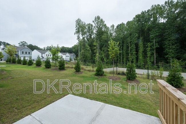 Building Photo - 182 Parkwood Dr