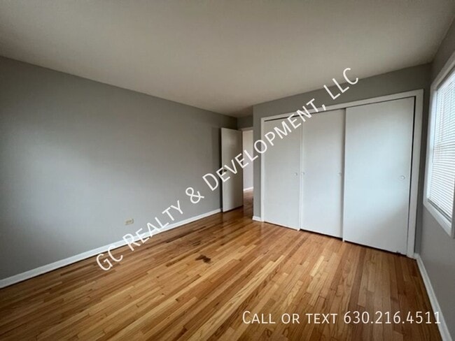 Building Photo - 263 Uteg St