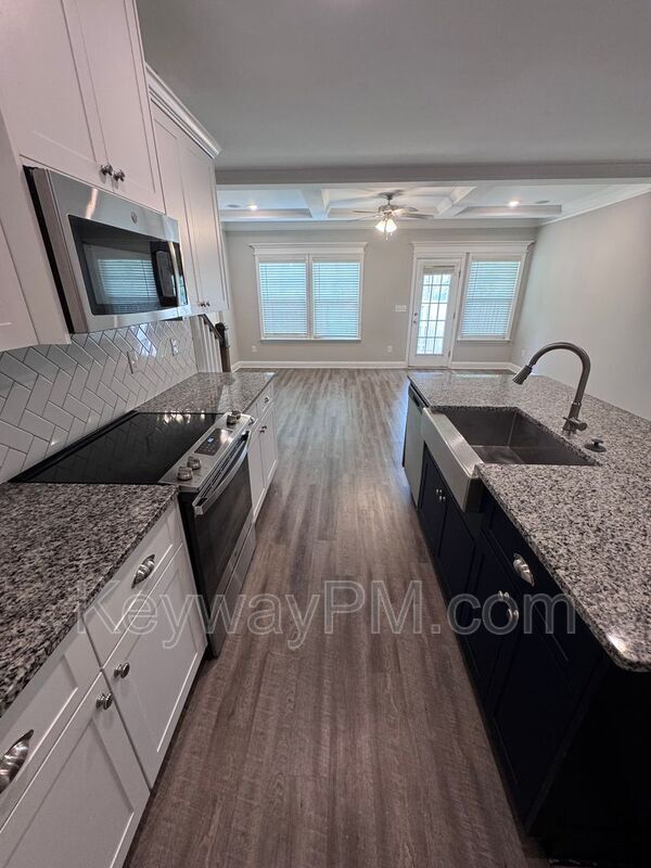 Building Photo - 334 Sumac Trail