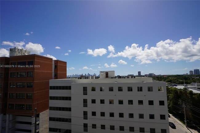 Building Photo - 2650 SW 37th Ave