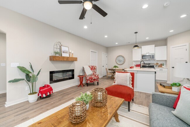 Building Photo - 701 W 50th St S