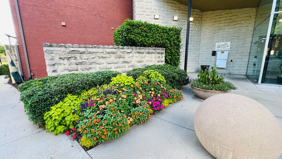 Main Entrance area - 401 16th St NW