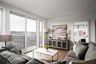 Building Photo - 26 Hichborn