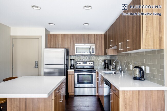 Building Photo - 13935 Tahiti Way