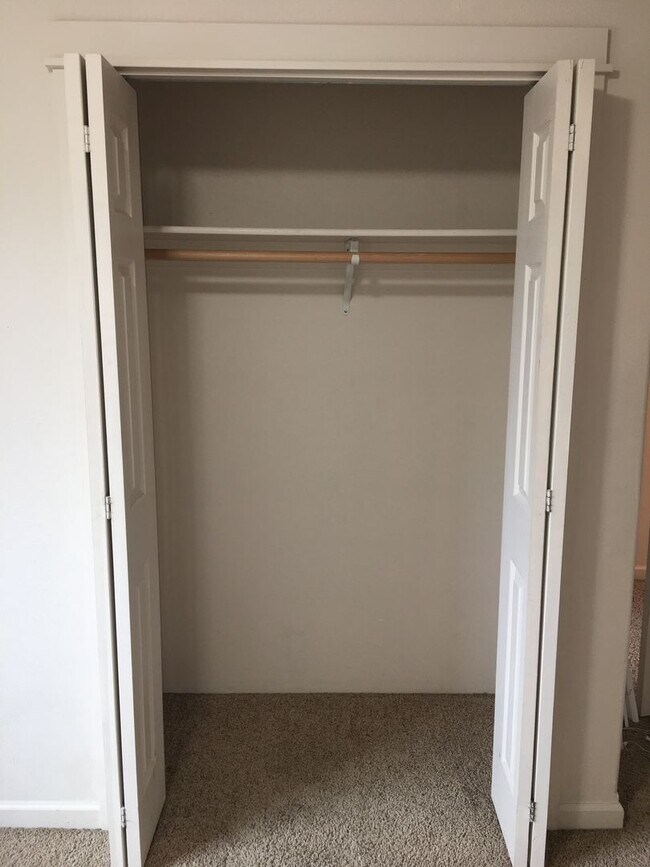 Building Photo - Spacious home in desirable neighborhood in Creswell, OR.