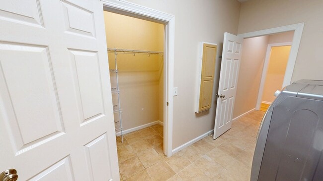 Building Photo - Beautiful 4 Bedroom with finished basement...