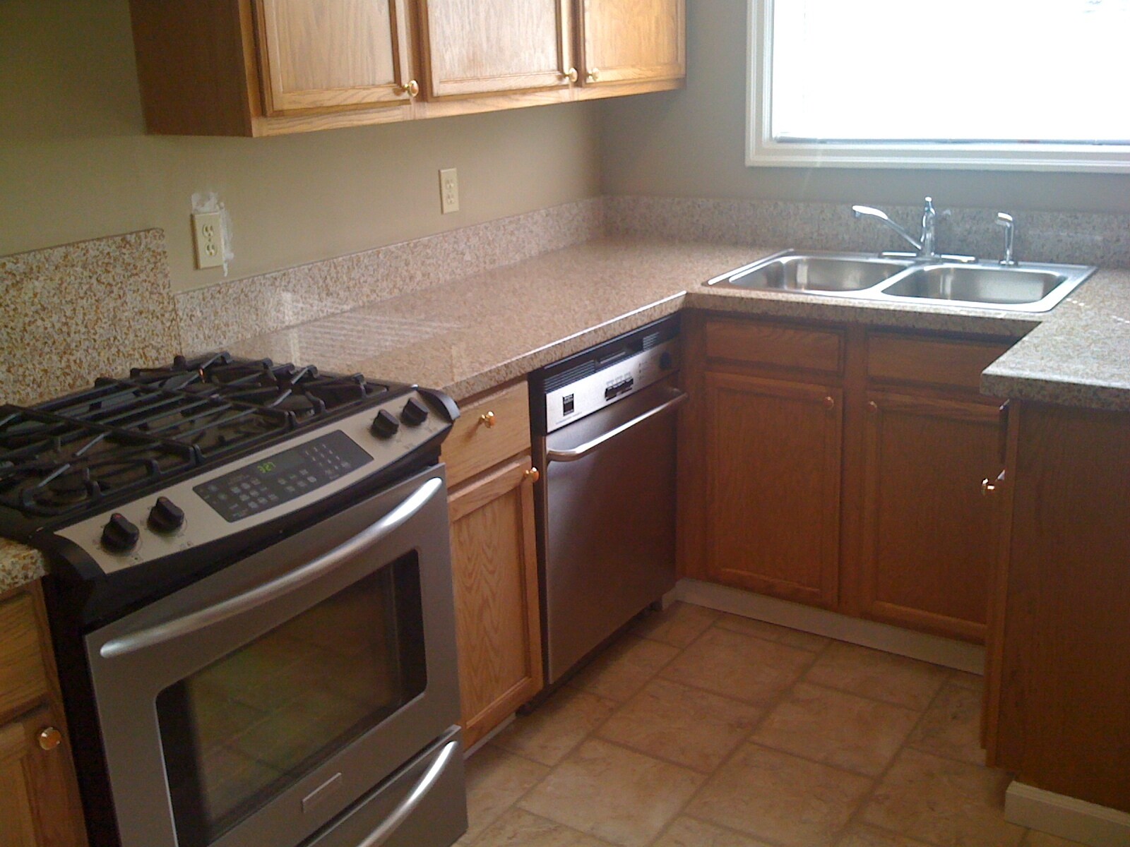 Kitchen - 1409 NE 71st Ave