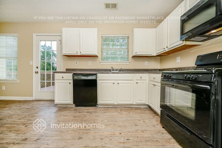 Building Photo - 360 Hazelhurst Dr