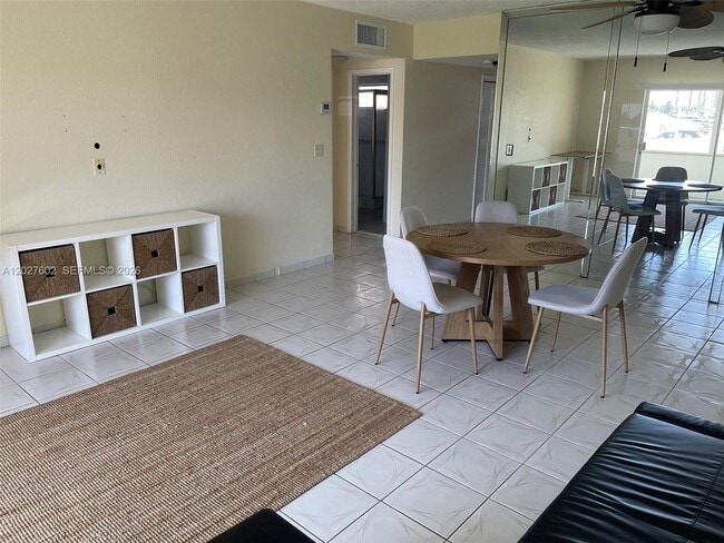 Building Photo - 450 Golden Isles Dr