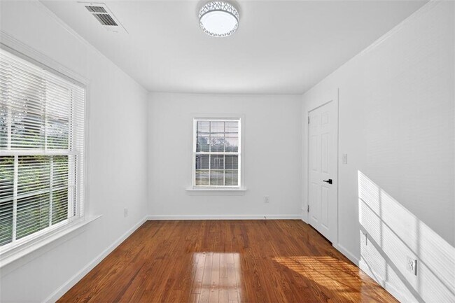 Building Photo - 240 E 5th Ave