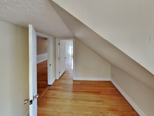 Building Photo - 286-288 E 16th Ave-288