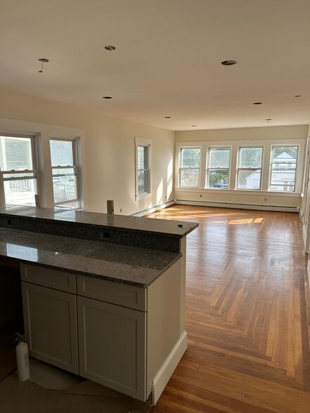 Building Photo - 178 Hillside Ave