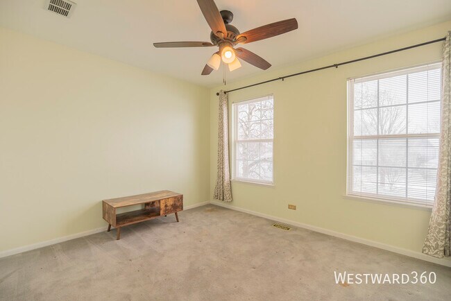 Building Photo - 164 Forestview Ct