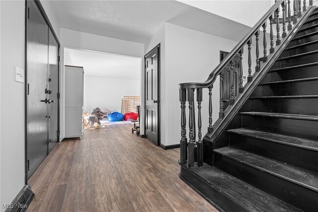 Building Photo - 6713 Farview Rd