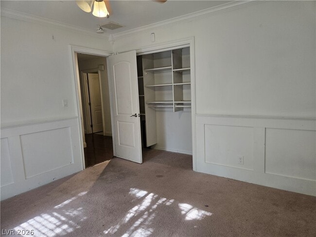 Building Photo - 5945 N El Capitan Way