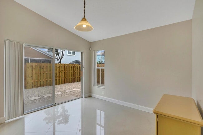 Building Photo - 3387 Chickee Ln