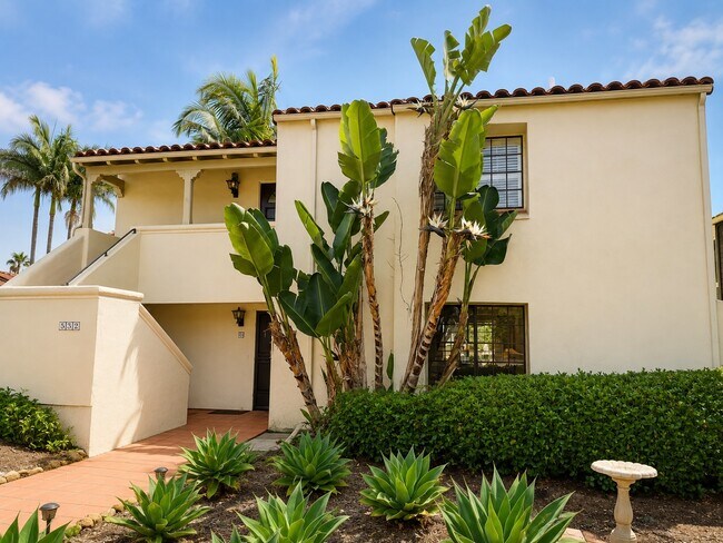 Building Photo - 532 E Arrellaga St