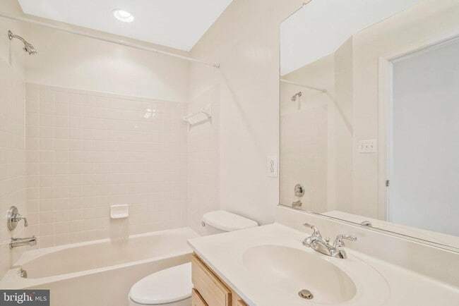 Building Photo - 9980 Cyrandall Dr