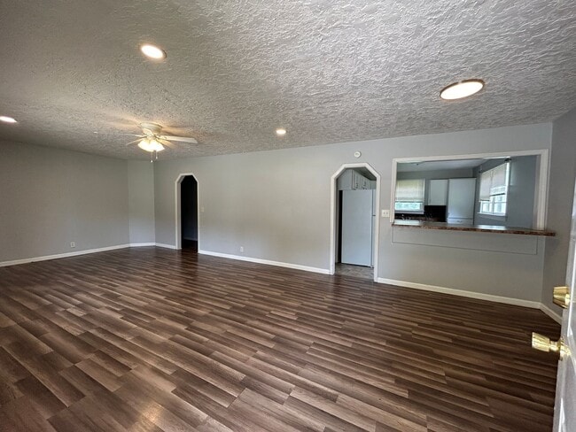 Building Photo - 215 Greenleaf St SW