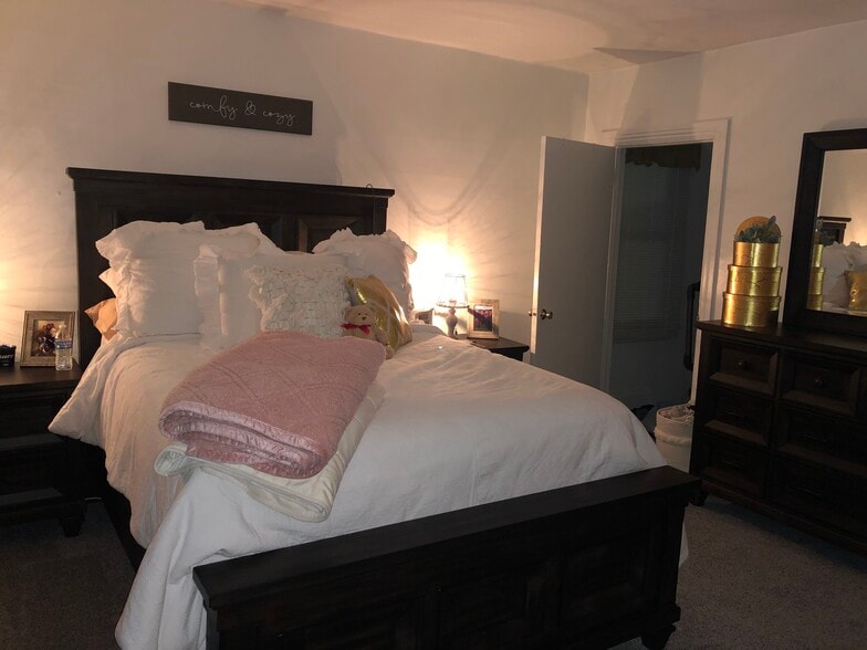 Building Photo - 66 3rd St