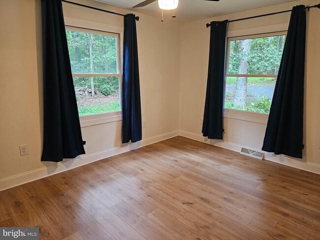 Building Photo - 133 Meadows Rd