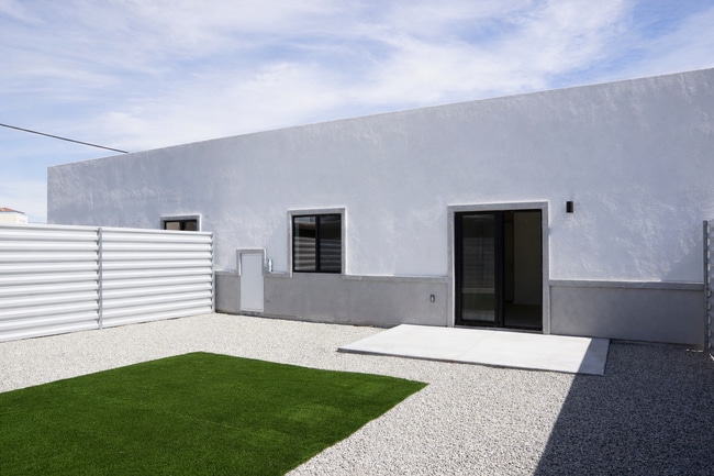 Building Photo - 517 S Mountain View Dr