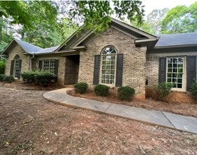 Building Photo - FOR RENT in HARRIS COUNTY with SWIMMING POOL! Available July 1st