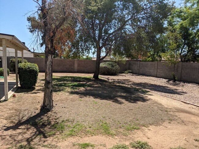 Building Photo - 7231 W Sierra St