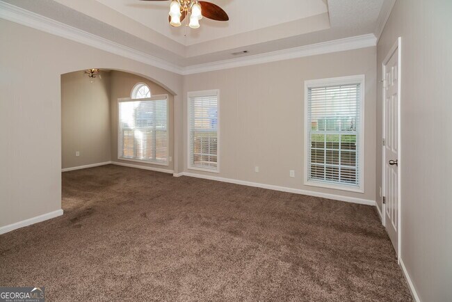 Building Photo - 329 Westhill Dr