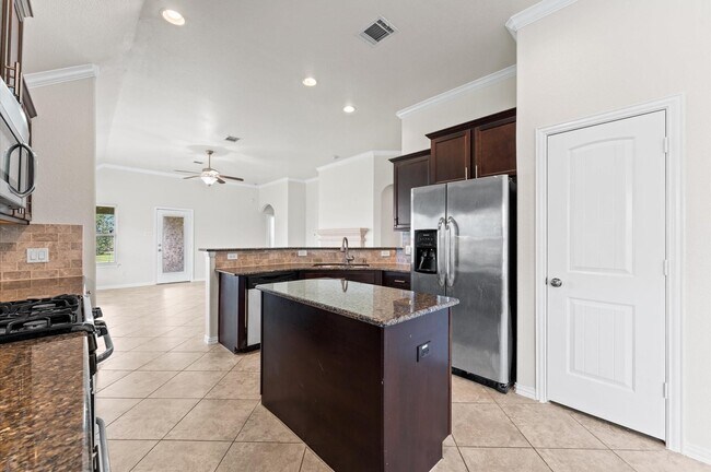 Building Photo - 2043 Plum Rose Ln