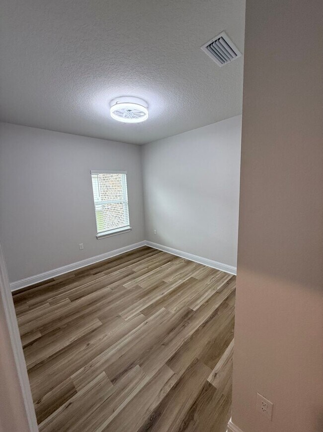 Building Photo - 28073 Hallow Trl