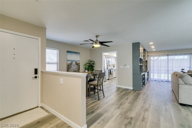 Building Photo - 2587 Swan Ln