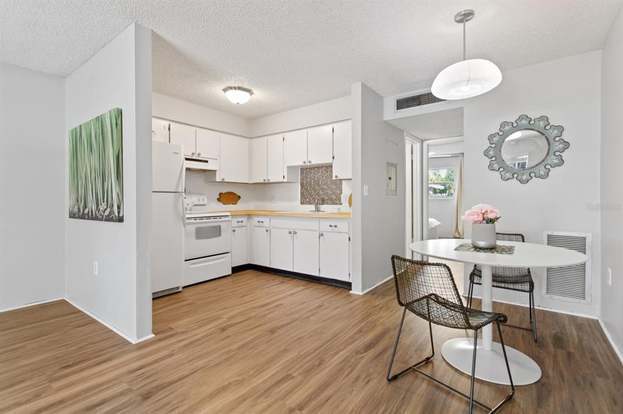 Building Photo - 7151 Sunset Way