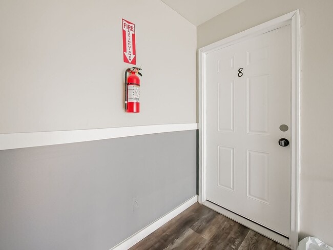 Building Photo - 1498 Nancywood Dr