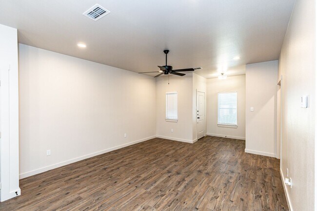 Building Photo - Modern Two Bedroom Townhome In Cooper!