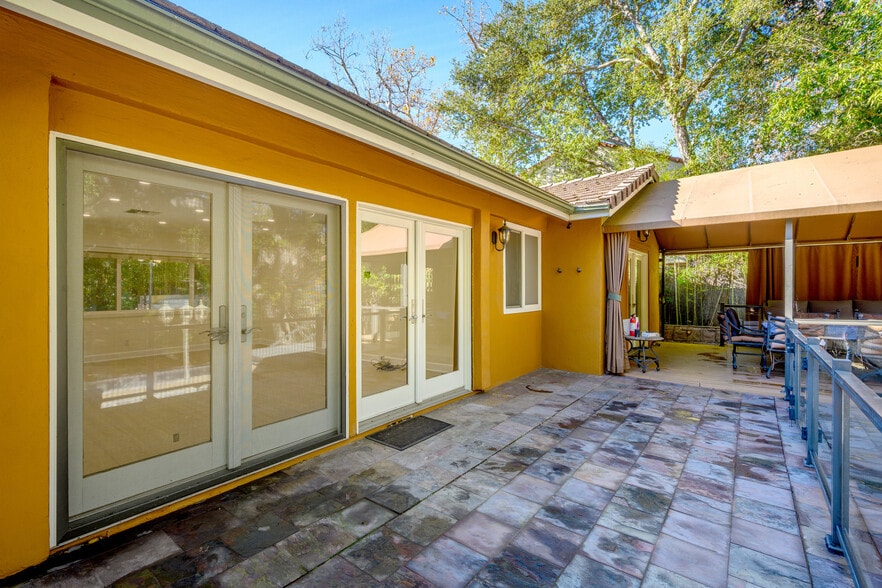 Building Photo - 1544 Golf Club Dr